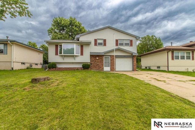 6611 N 75th Street, Omaha, NE 68122