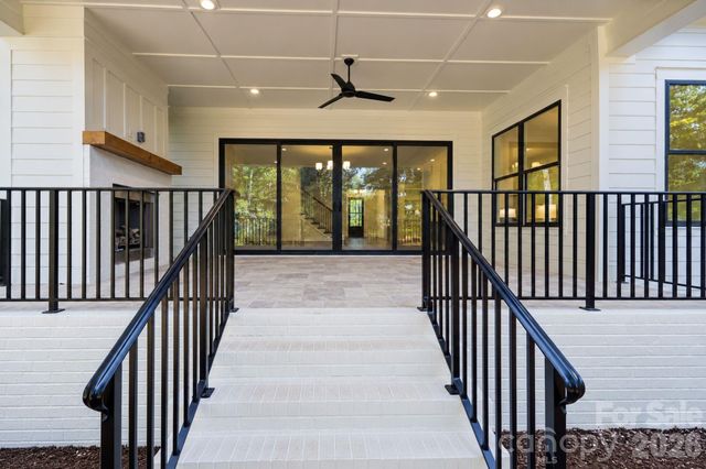 4214 Waterbury Drive, Charlotte, NC 28209