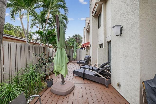 210 Washingtonia Avenue, Lauderdale-By-The-Sea, Fort Lauderdale, FL 33308