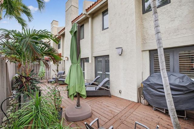 210 Washingtonia Avenue, Lauderdale-By-The-Sea, Fort Lauderdale, FL 33308