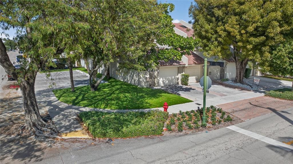 210 Washingtonia Avenue, Lauderdale-By-The-Sea, Fort Lauderdale, FL 33308