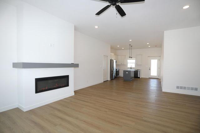 4400 ROYAL COUNTY RD, Columbia, MO 65201