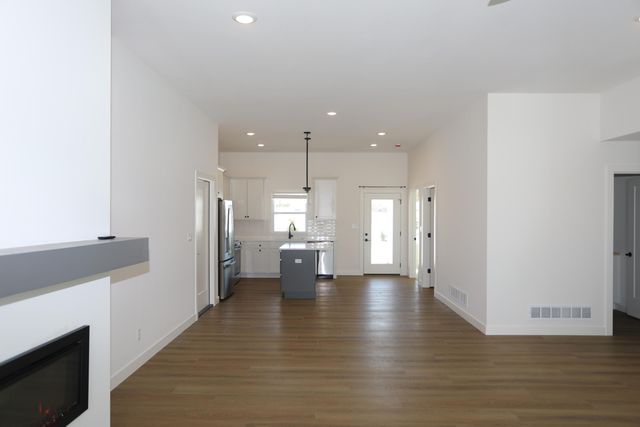 4400 ROYAL COUNTY RD, Columbia, MO 65201