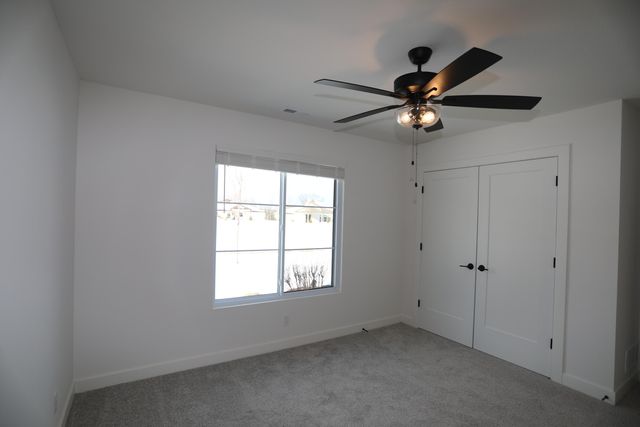 4400 ROYAL COUNTY RD, Columbia, MO 65201