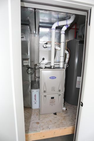 4400 ROYAL COUNTY RD, Columbia, MO 65201