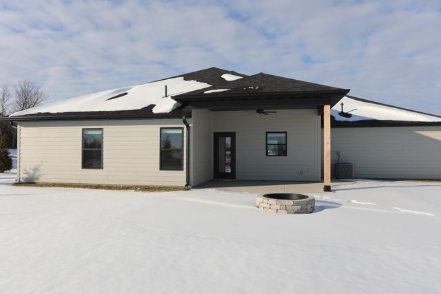 4400 ROYAL COUNTY RD, Columbia, MO 65201