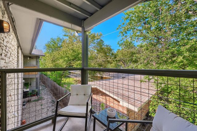 2303 East Side DR 210, Austin, TX 78704