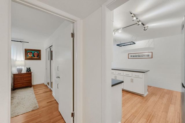 2303 East Side DR 210, Austin, TX 78704