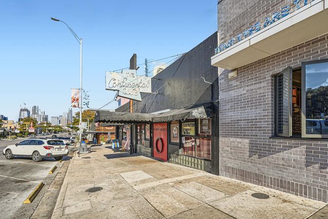 2303 East Side DR 210, Austin, TX 78704