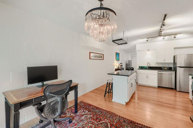 2303 East Side DR 210, Austin, TX 78704