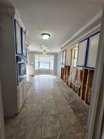 204 Fordyce Street, Barry, TX 75102