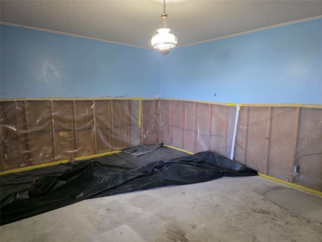 204 Fordyce Street, Barry, TX 75102