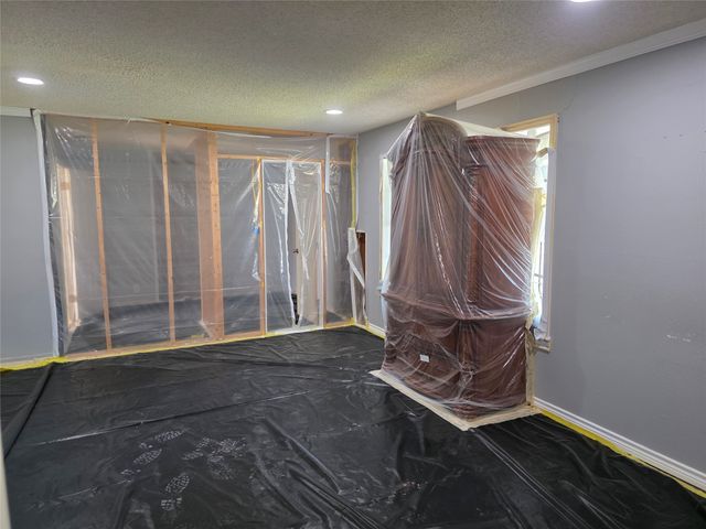 204 Fordyce Street, Barry, TX 75102