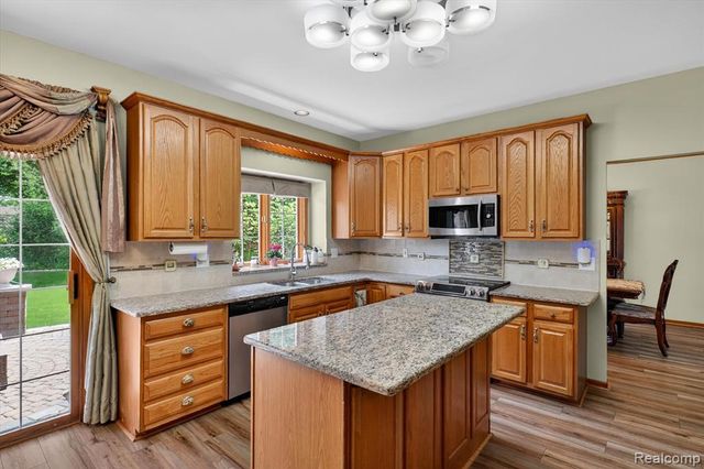 7340 Briargate Drive, Canton, MI 48187