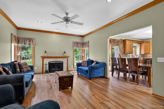 7340 Briargate Drive, Canton, MI 48187