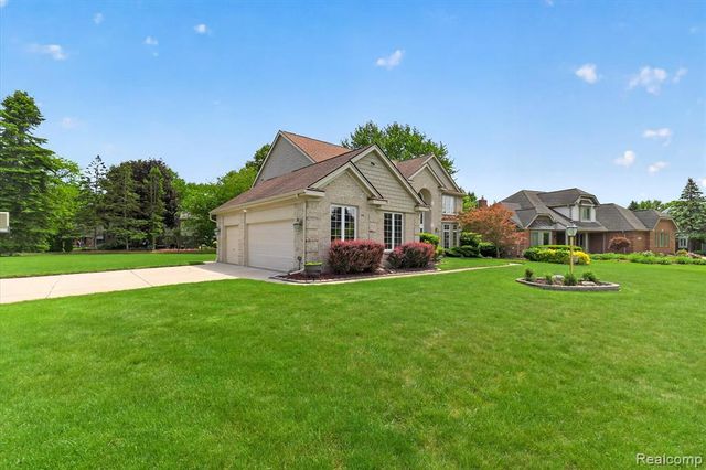 7340 Briargate Drive, Canton, MI 48187