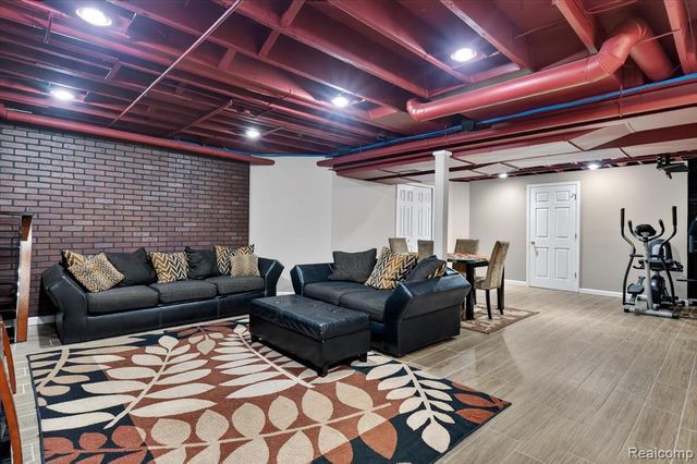 7340 Briargate Drive, Canton, MI 48187