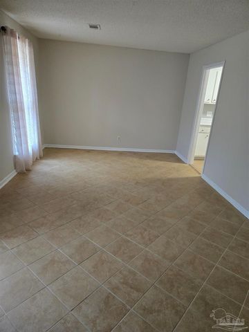 8196 Sedgefield Dr, Pensacola, FL 32507