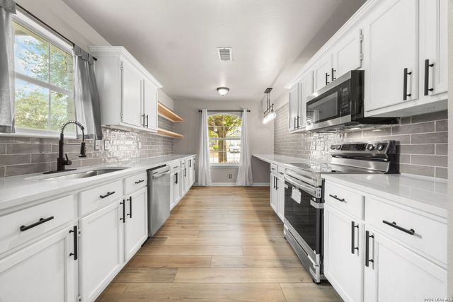 10438 TIGER FLD, San Antonio, TX 78251