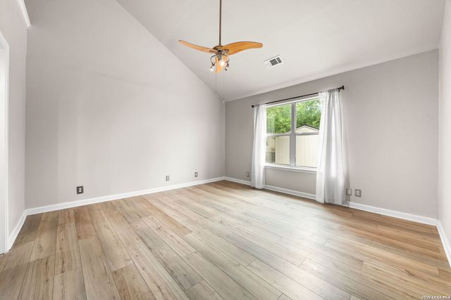 10438 TIGER FLD, San Antonio, TX 78251