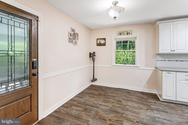 18355 SHARON RD, Triangle, VA 22172