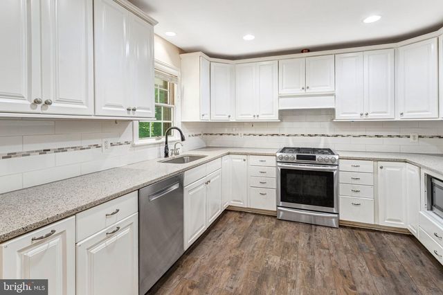 18355 SHARON RD, Triangle, VA 22172