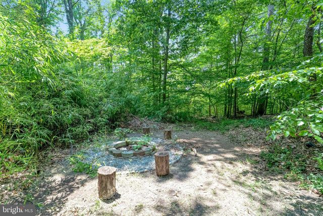 18355 SHARON RD, Triangle, VA 22172