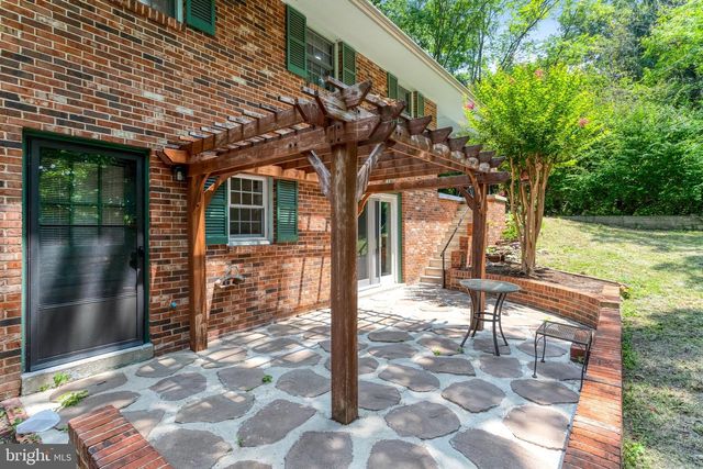 18355 SHARON RD, Triangle, VA 22172