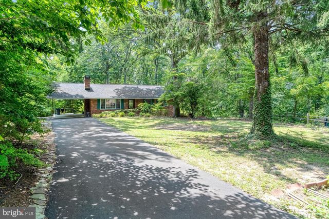 18355 SHARON RD, Triangle, VA 22172