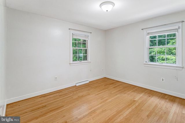18355 SHARON RD, Triangle, VA 22172