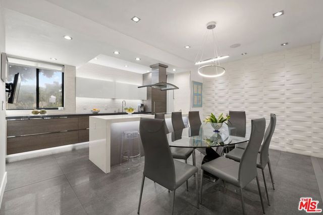 9305 Burton Way A, Beverly Hills, CA 90210