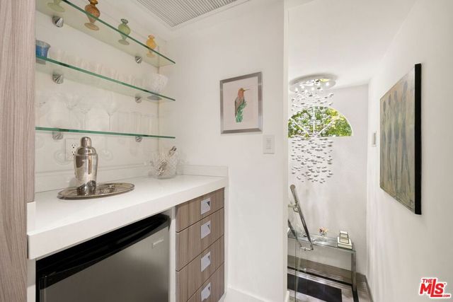 9305 Burton Way A, Beverly Hills, CA 90210