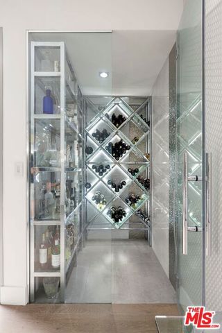 9305 Burton Way A, Beverly Hills, CA 90210