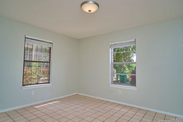 418 Verne St Apt 1, San Antonio, TX 78221
