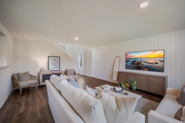 430 White Heron Way, Marion, TX 78124