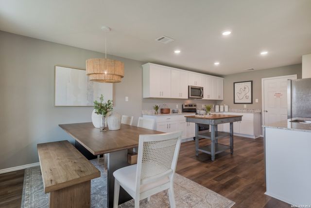 430 White Heron Way, Marion, TX 78124