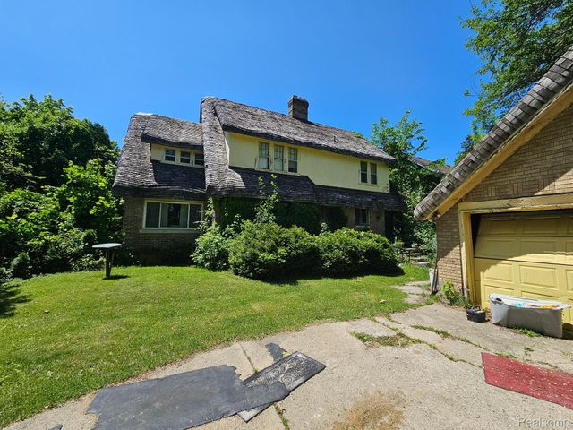 303 Ottawa Drive, Pontiac, MI 48341
