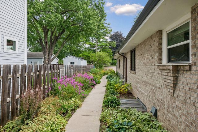 5829 Russell Avenue S, Minneapolis, MN 55410