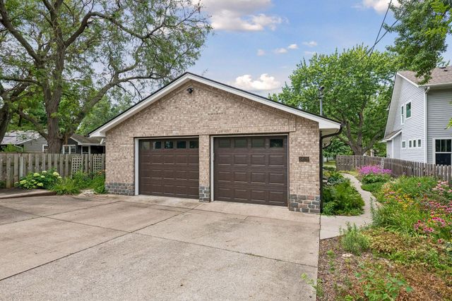 5829 Russell Avenue S, Minneapolis, MN 55410