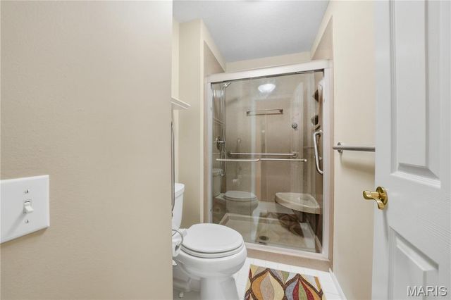 585 Coeur De Royale Drive 405, Creve Coeur, MO 63141