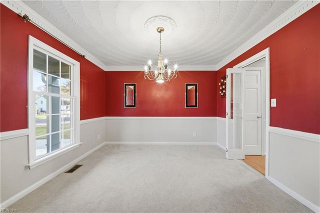 829 Donnington DR, Chesapeake, VA 23322