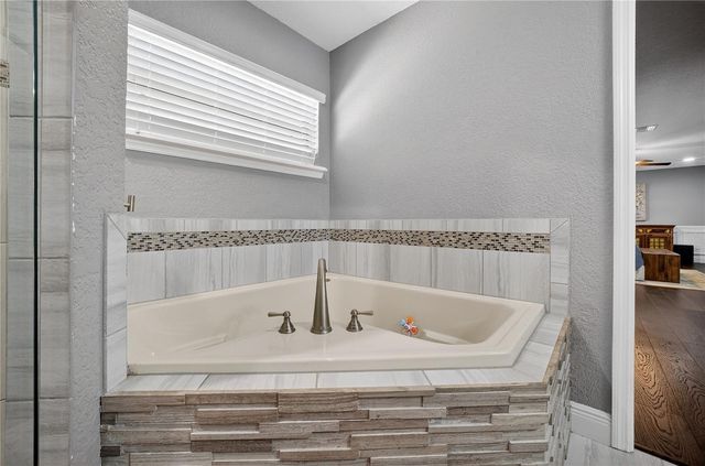 1324 OTTERS VIEW COURT, Fruitland Park, FL 34731