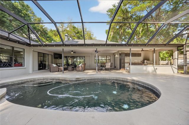 1324 OTTERS VIEW COURT, Fruitland Park, FL 34731
