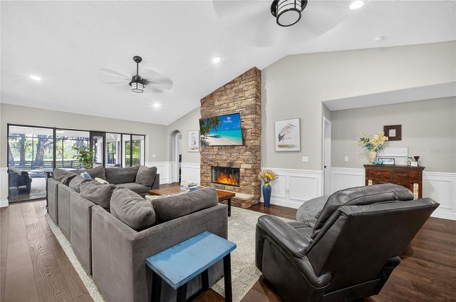 1324 OTTERS VIEW COURT, Fruitland Park, FL 34731