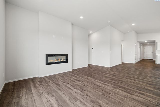 11324 Buckingham Dr, Pasco, WA 99301