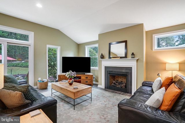 5223 YORKTOWN BLVD, Arlington, VA 22207