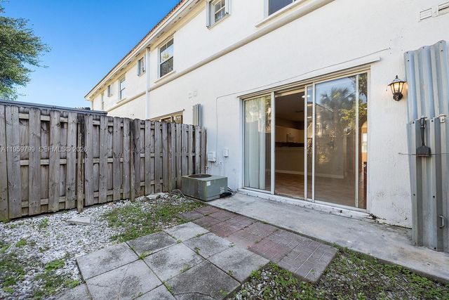 3952 SW 157th Ave 221, Miramar, FL 33027