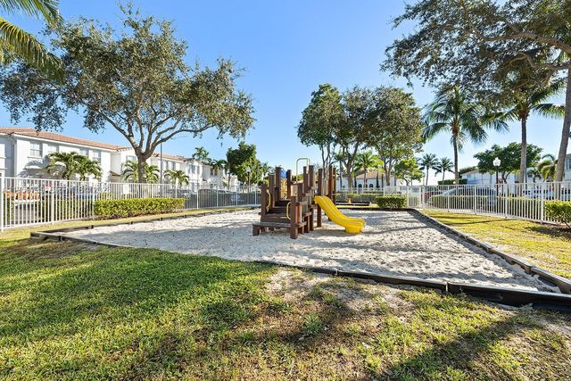 3952 SW 157th Ave 221, Miramar, FL 33027