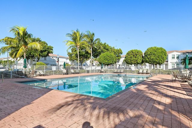 3952 SW 157th Ave 221, Miramar, FL 33027