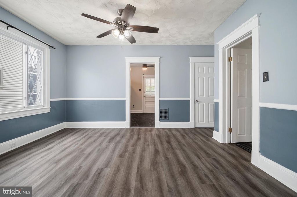 Image 11 of property listing at 7426 KENLEA AVE, Baltimore, MD 21236
